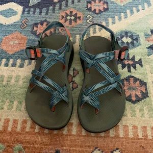 Chaco Women’s size 8 ZX / 2 Classic in teal/melon